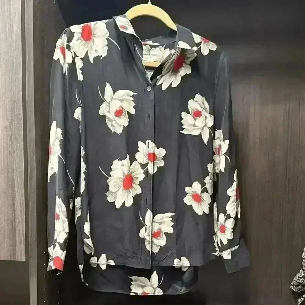 EQUIPMENT Silk Floral Blouse Small Black Red White Button Down